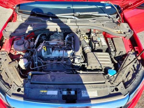 2019 VOLKSWAGEN JETTA S, SE, R-Line — Engine bay