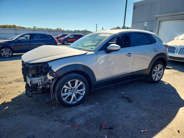 2022 MAZDA CX-30 Select Package — Front 3/4