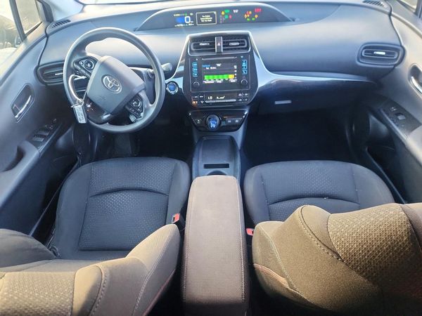 2019 TOYOTA PRIUS