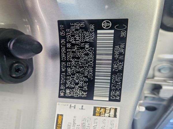 2019 TOYOTA PRIUS