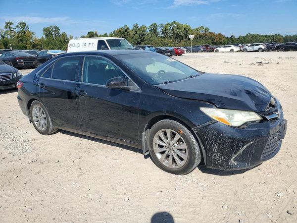 2016 TOYOTA CAMRY — Passenger 3/4