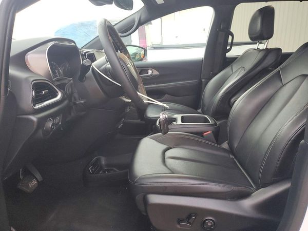 2025 CHRYSLER PACIFICA Select — DENT