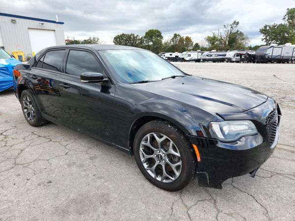 2015 CHRYSLER 300 300S — Passenger 3/4