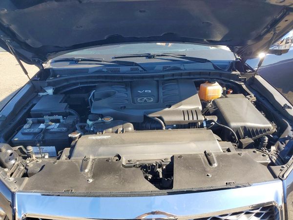 2020 INFINITI QX80 — Engine bay