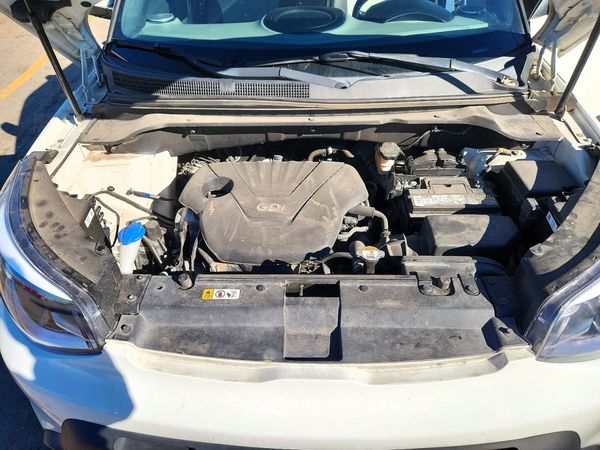 2016 KIA SOUL Plus — Engine bay