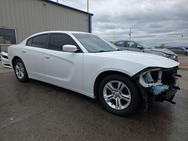 2017 DODGE CHARGER SE — Passenger 3/4