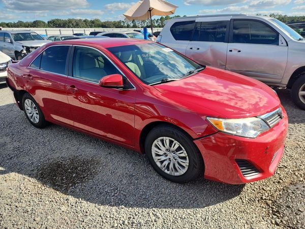2014 TOYOTA CAMRY — Passenger 3/4