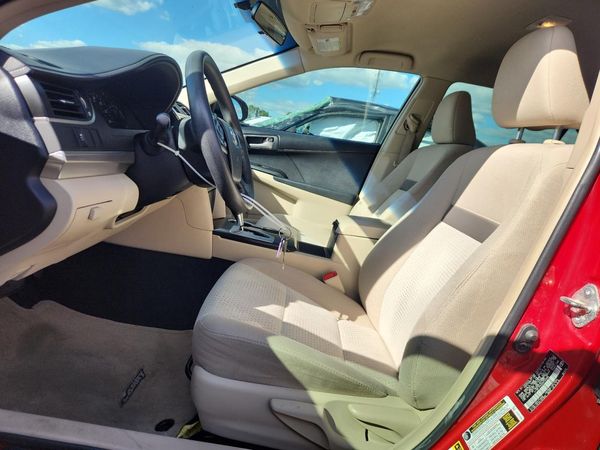 2014 TOYOTA CAMRY — DENT