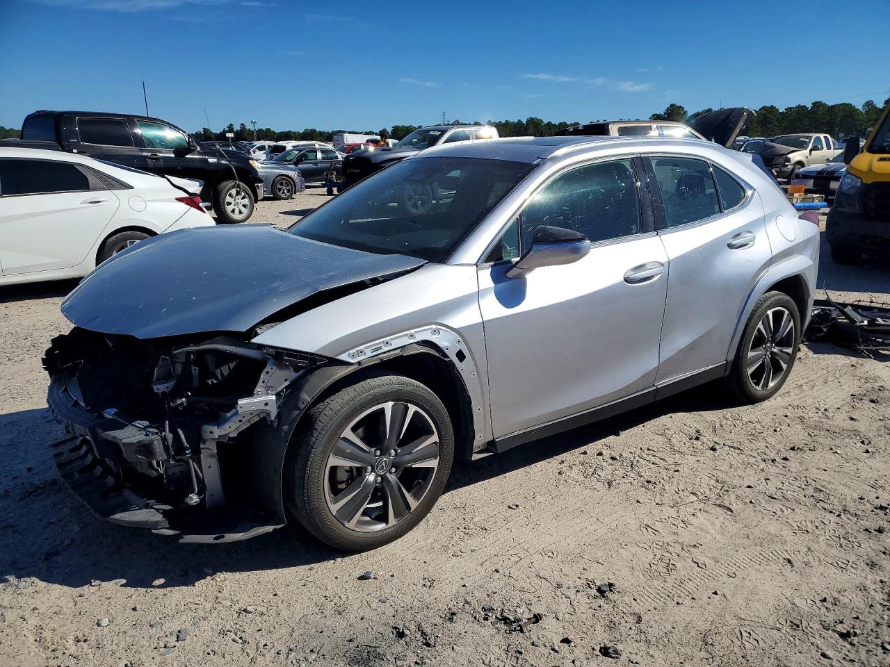2025 LEXUS UX 300H — Front 3/4
