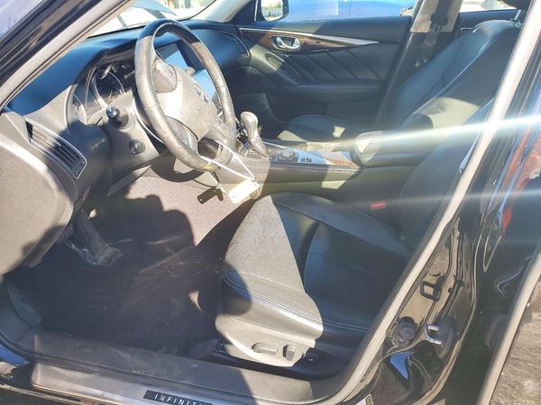 2015 INFINITI Q50 — DENT
