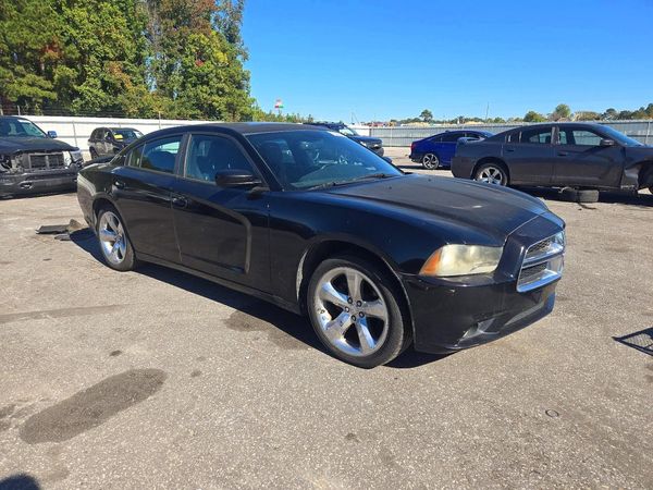 2014 DODGE CHARGER SXT — Passenger 3/4