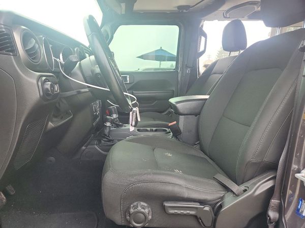 2021 JEEP WRANGLER UNLIMITED SPORT — DENT