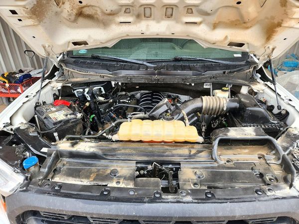2022 FORD F150 SuperCrew — Engine bay