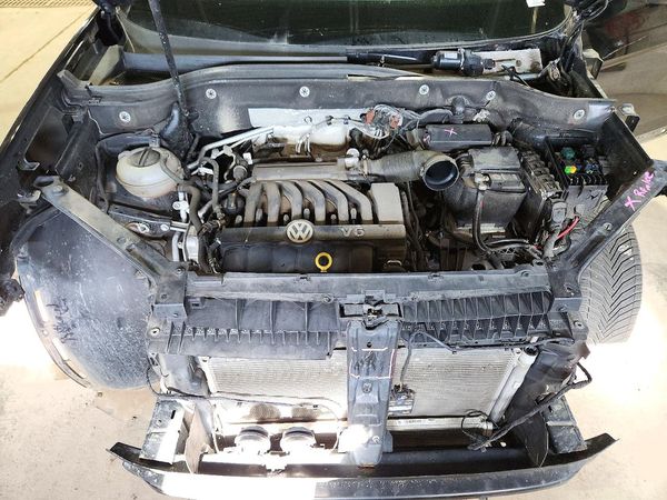 2018 VOLKSWAGEN ATLAS 4Motion SEL — Engine bay