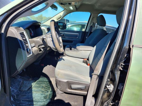 2019 RAM 1500 CLASSIC SLT — DENT