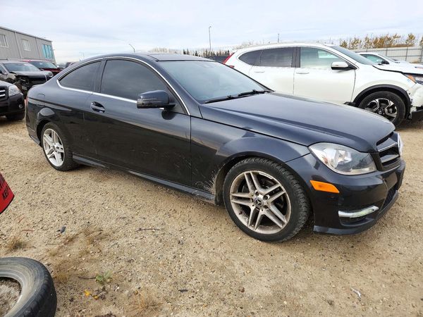 2013 MERCEDES-BENZ C — Passenger 3/4