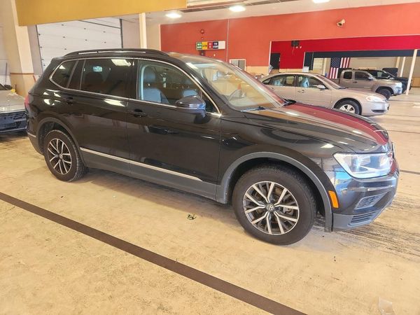 2021 VOLKSWAGEN TIGUAN — Passenger 3/4