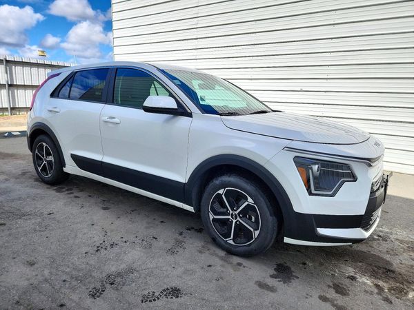 2026 KIA NIRO LX — Passenger 3/4