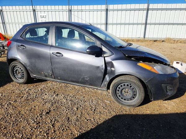 2013 MAZDA MAZDA2 Sport/GX — Passenger 3/4