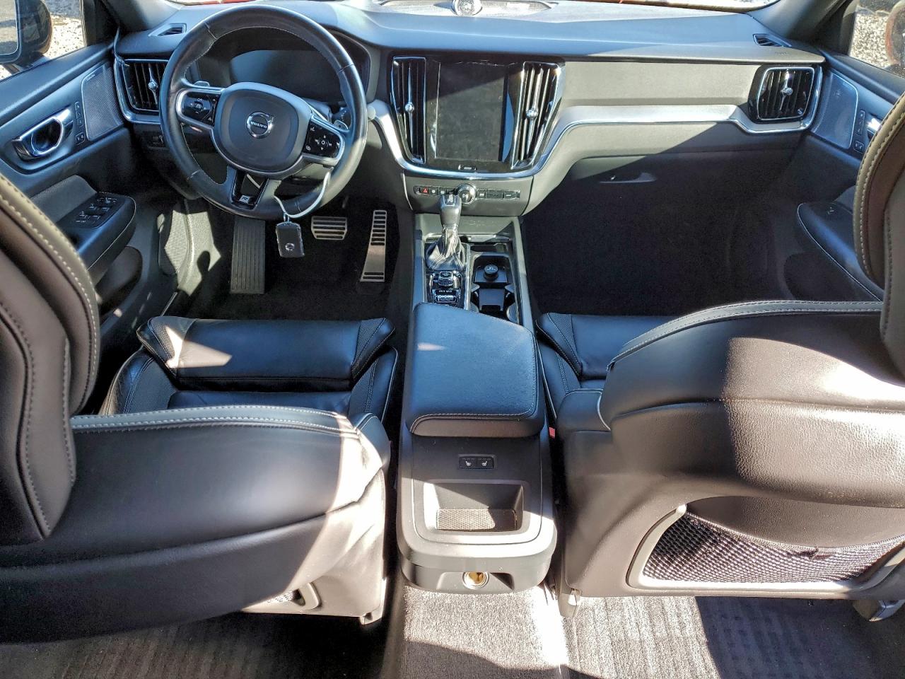 2019 VOLVO S60 R-Design
