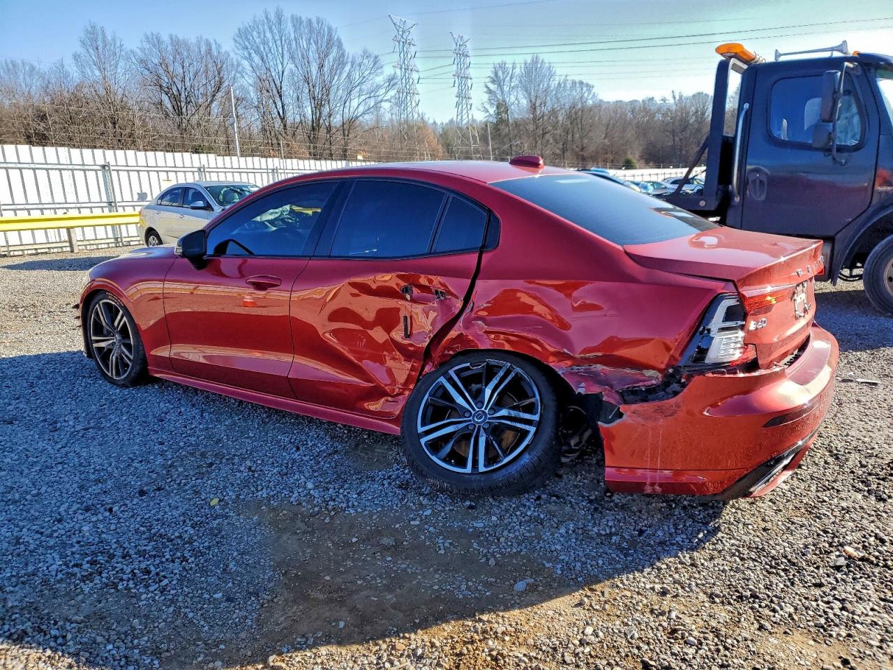 2019 VOLVO S60 R-Design