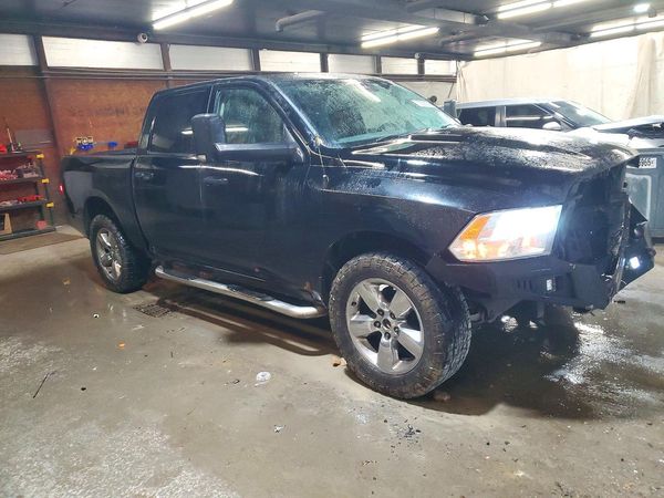 2014 RAM 1500 SLT — Passenger 3/4