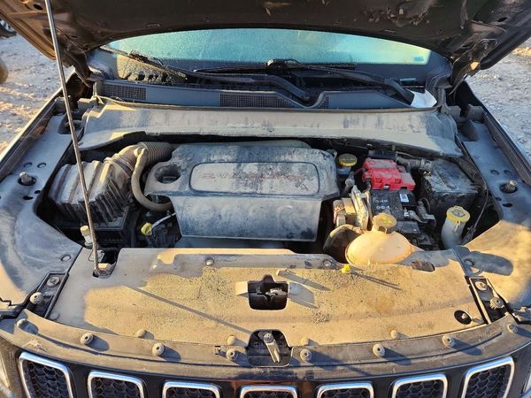 2019 JEEP COMPASS — Engine bay