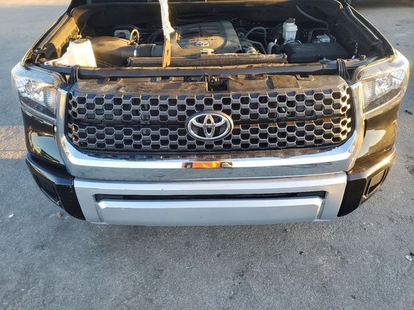 2021 TOYOTA TUNDRA SR5 grade — Engine bay