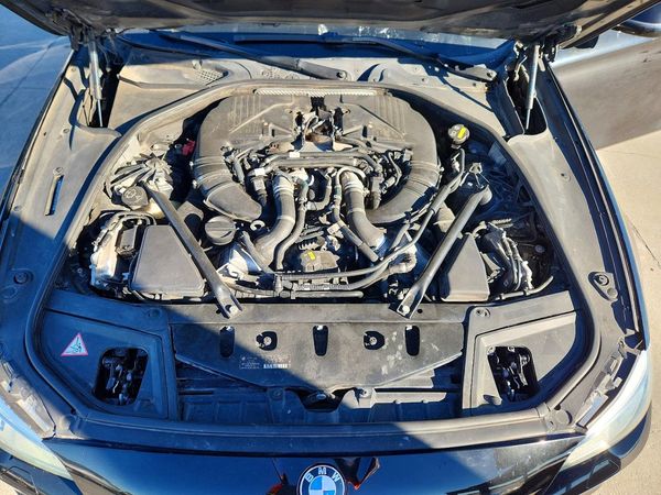 2014 BMW 550 — Engine bay