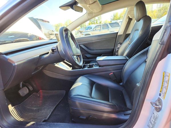 2020 TESLA MODEL 3 — DENT