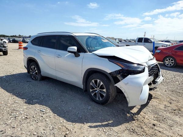 2023 TOYOTA HIGHLANDER — Passenger 3/4
