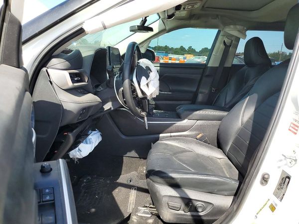 2023 TOYOTA HIGHLANDER — DENT