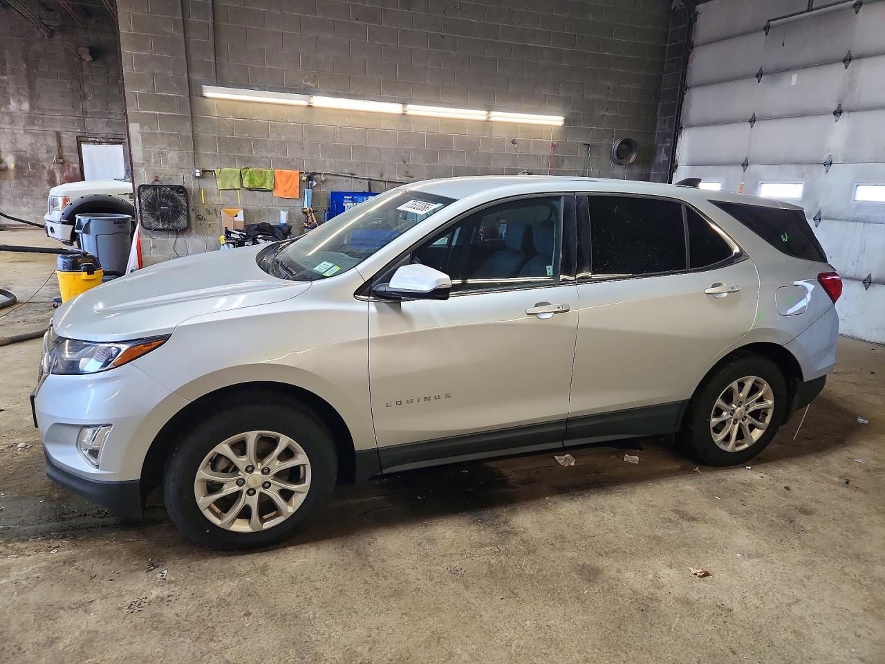 2018 CHEVROLET EQUINOX LT (1LT) — Front 3/4