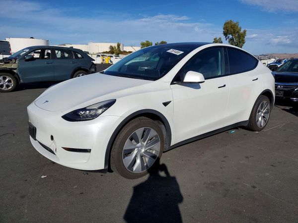 2022 TESLA MODEL Y — Front 3/4