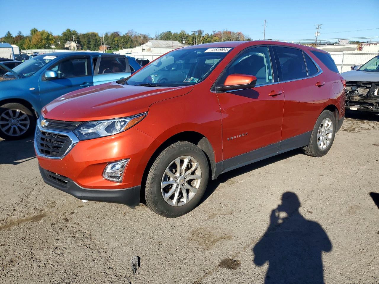 2020 CHEVROLET EQUINOX LT (1LT) — Front 3/4