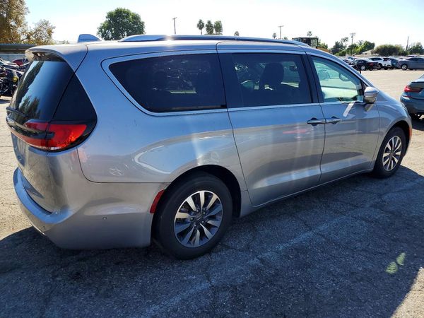2021 CHRYSLER PACIFICA Touring L — PSRA