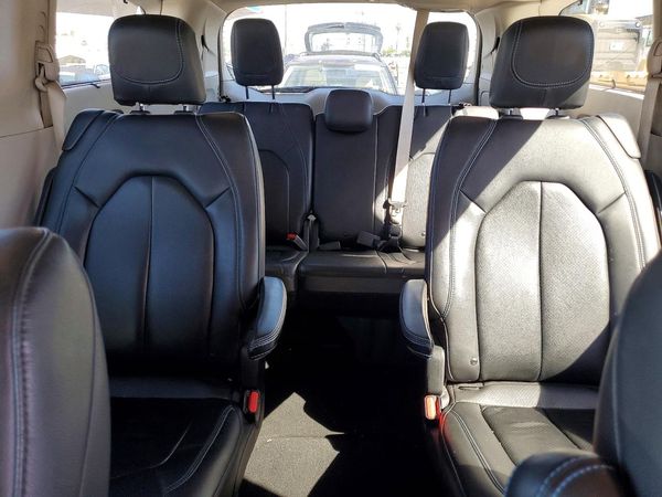 2021 CHRYSLER PACIFICA Touring L — SUVN