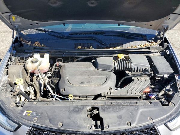 2021 CHRYSLER PACIFICA Touring L — Engine bay