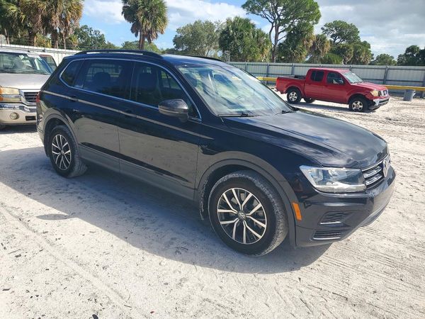 2019 VOLKSWAGEN TIGUAN — Passenger 3/4