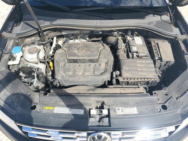 2019 VOLKSWAGEN TIGUAN — Engine bay