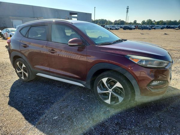 2017 HYUNDAI TUCSON — Passenger 3/4