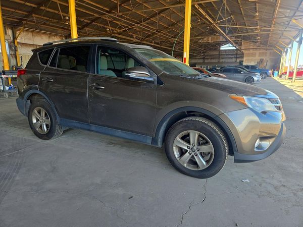 2015 TOYOTA RAV4 XLE (M Grade) — Passenger 3/4