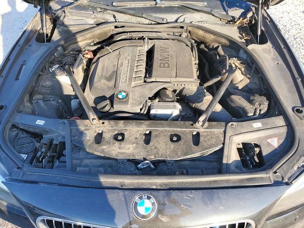 2014 BMW 535 — Engine bay