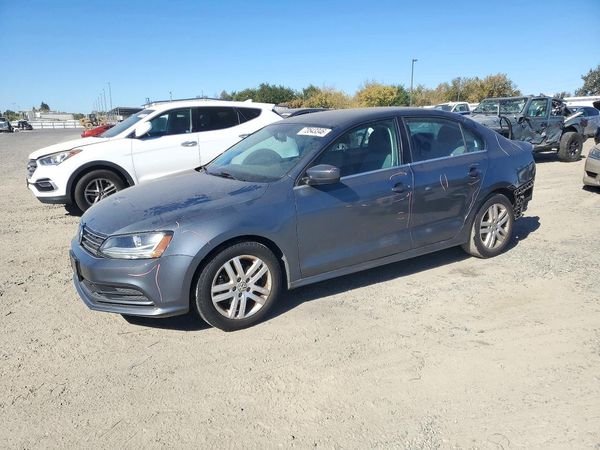 2017 VOLKSWAGEN JETTA — DSFA — Front 3/4