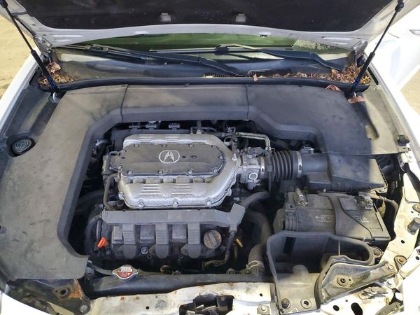 2014 ACURA TL TECH — Engine bay