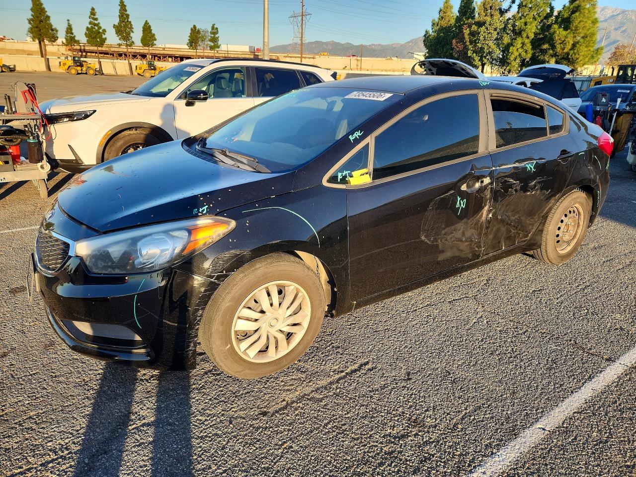 2016 KIA FORTE GL (Middle-Low Grade) — Front 3/4