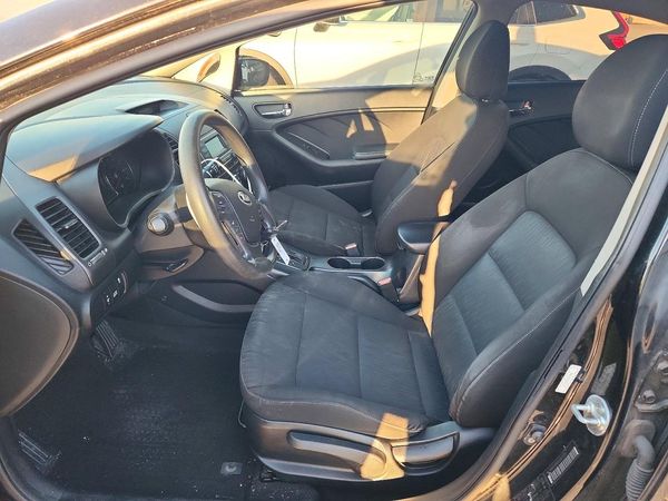 2016 KIA FORTE GL (Middle-Low Grade) — DENT