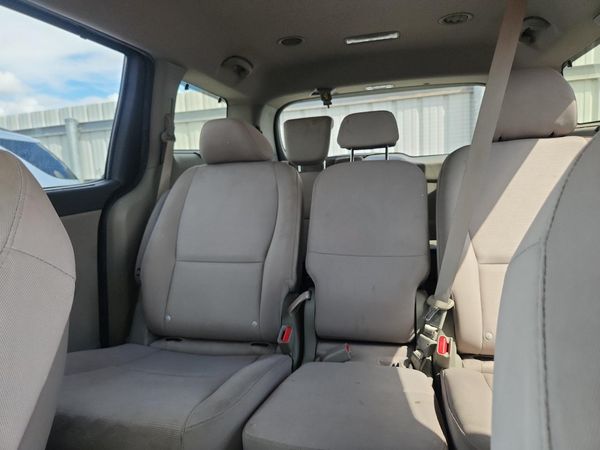 2015 KIA SEDONA GL - Middle-low — SUVN