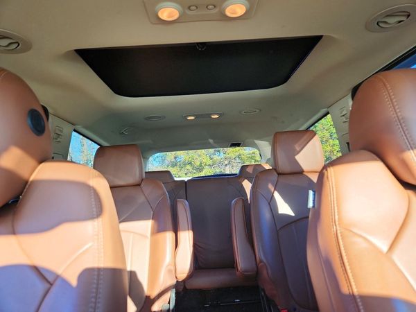 2017 CHEVROLET TRAVERSE Premier — SUVN