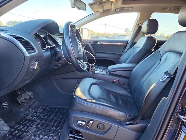 2015 AUDI Q7 Premium Plus — DENT